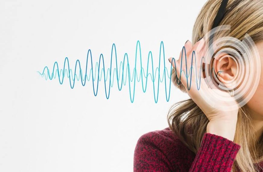Discover how sound travels through air, water, and solids. A beginner-friendly explanation of sound waves, vibration, frequency, and energy movement — explained in a simple way.