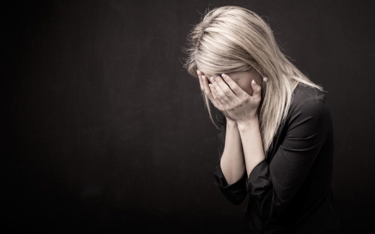 Discover the most effective energy healing techniques for stress relief, trauma recovery, and emotional balance. Learn how these methods regulate the nervous system, release stored emotions, and restore energetic harmony.